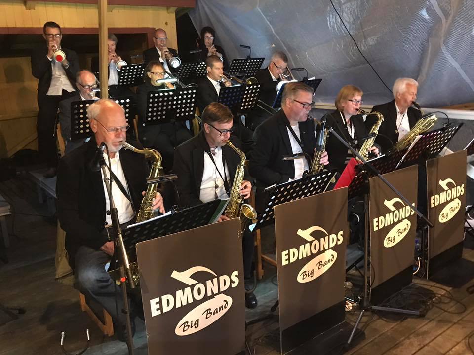 Saxofonister, trombonister och trumpetare i Edmonds